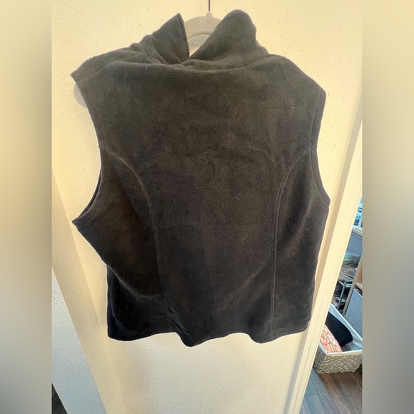 Columbia fleece vest.  Size Xl.  Good condition.  Black. - Picture 5 of 6